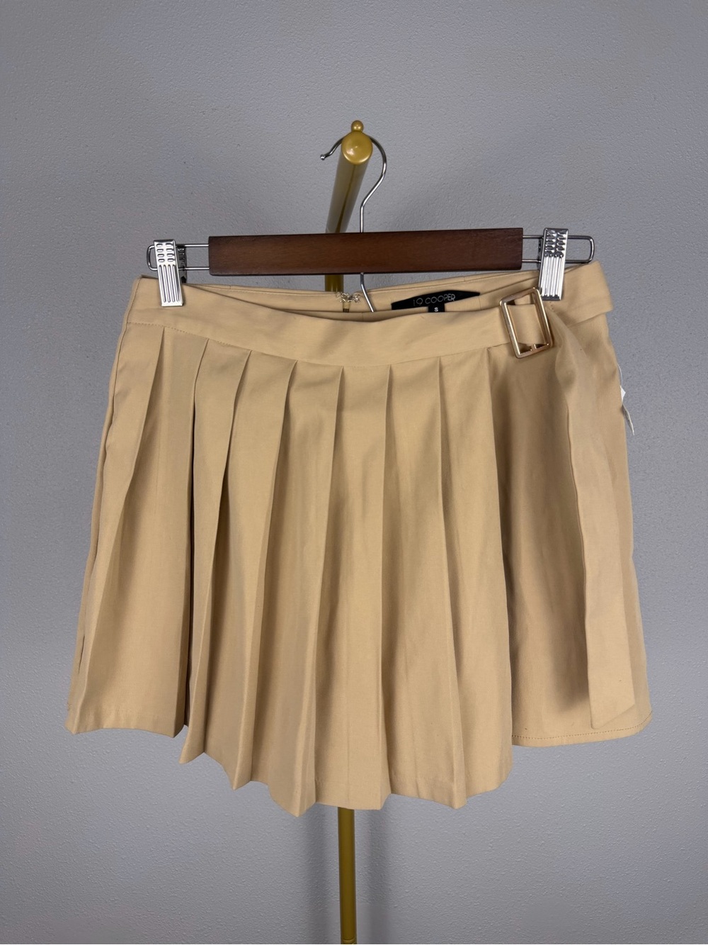 NWT 19 Cooper Khaki Pleated Buckle Skort Size Small